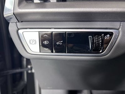 2026 Cadillac VISTIQ Platinum