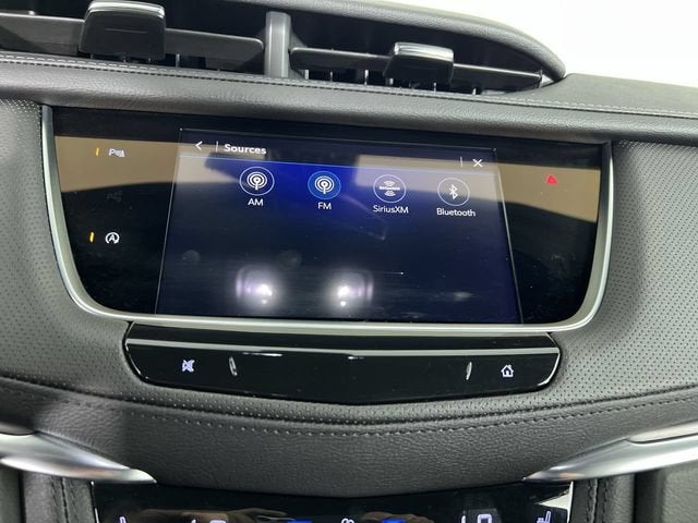 2026 Cadillac XT5 Luxury