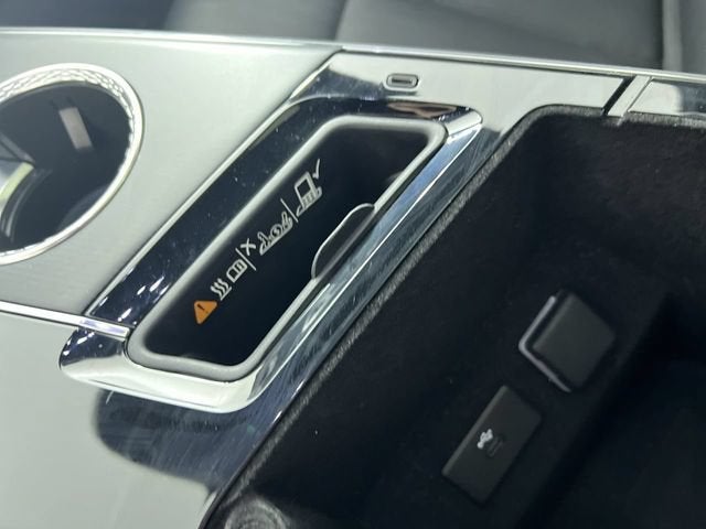 2024 Cadillac LYRIQ Luxury 1