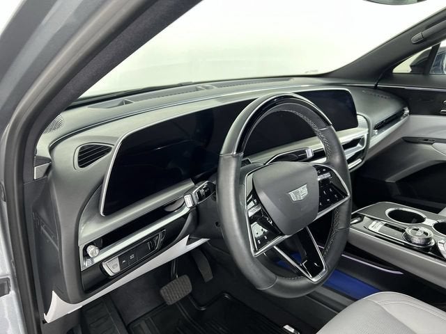 2024 Cadillac LYRIQ Luxury 2