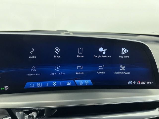 2024 Cadillac LYRIQ Luxury 2