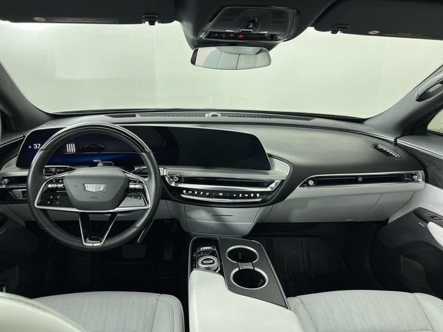 2024 Cadillac LYRIQ Luxury 2