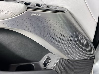 2024 Cadillac LYRIQ Luxury 2