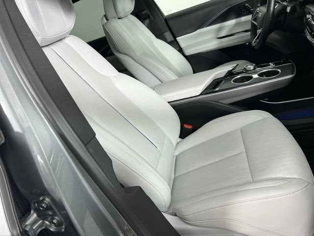 2024 Cadillac LYRIQ Luxury 2