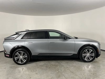 2024 Cadillac LYRIQ Luxury 2