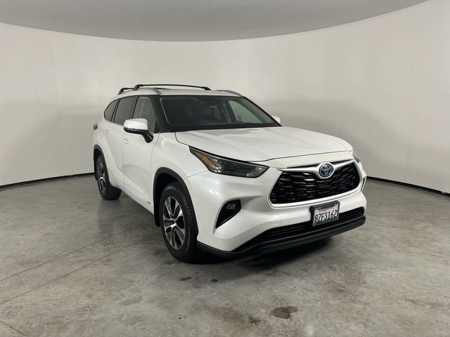 2022 Toyota Highlander Hybrid XLE