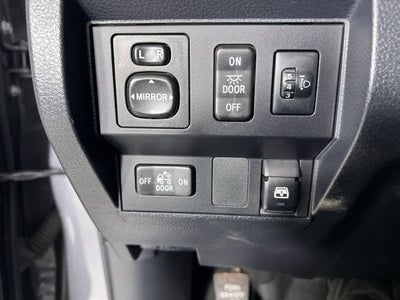 2017 Toyota Tundra SR5 5.7L V8