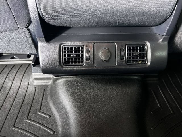 2017 Toyota Tundra SR5 5.7L V8