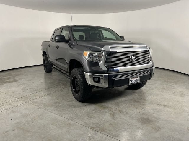 2017 Toyota Tundra SR5 5.7L V8