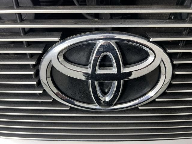 2017 Toyota Tundra SR5 5.7L V8