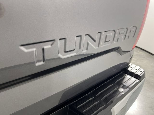2017 Toyota Tundra SR5 5.7L V8