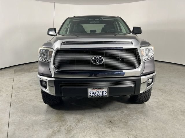 2017 Toyota Tundra SR5 5.7L V8
