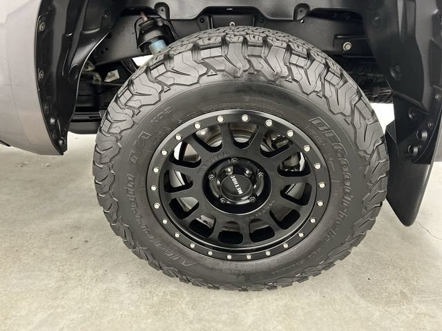2017 Toyota Tundra SR5 5.7L V8