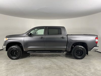 2017 Toyota Tundra SR5 5.7L V8