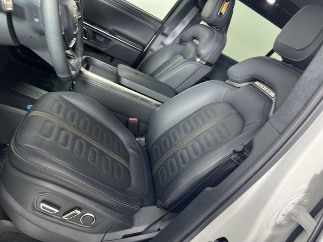 2024 RIVIAN R1S Adventure