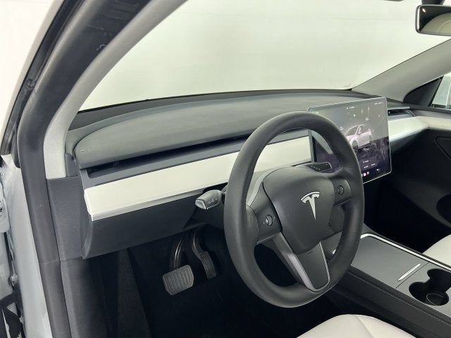 2023 Tesla Model Y Long Range - Photo 10