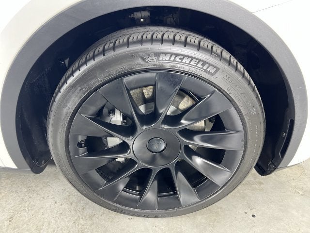2023 Tesla Model Y Long Range - Photo 32